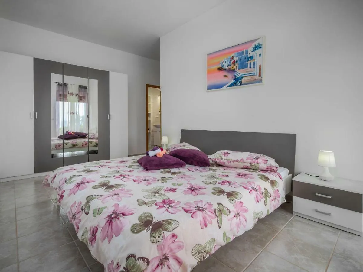 Apartment Daria By Interhome